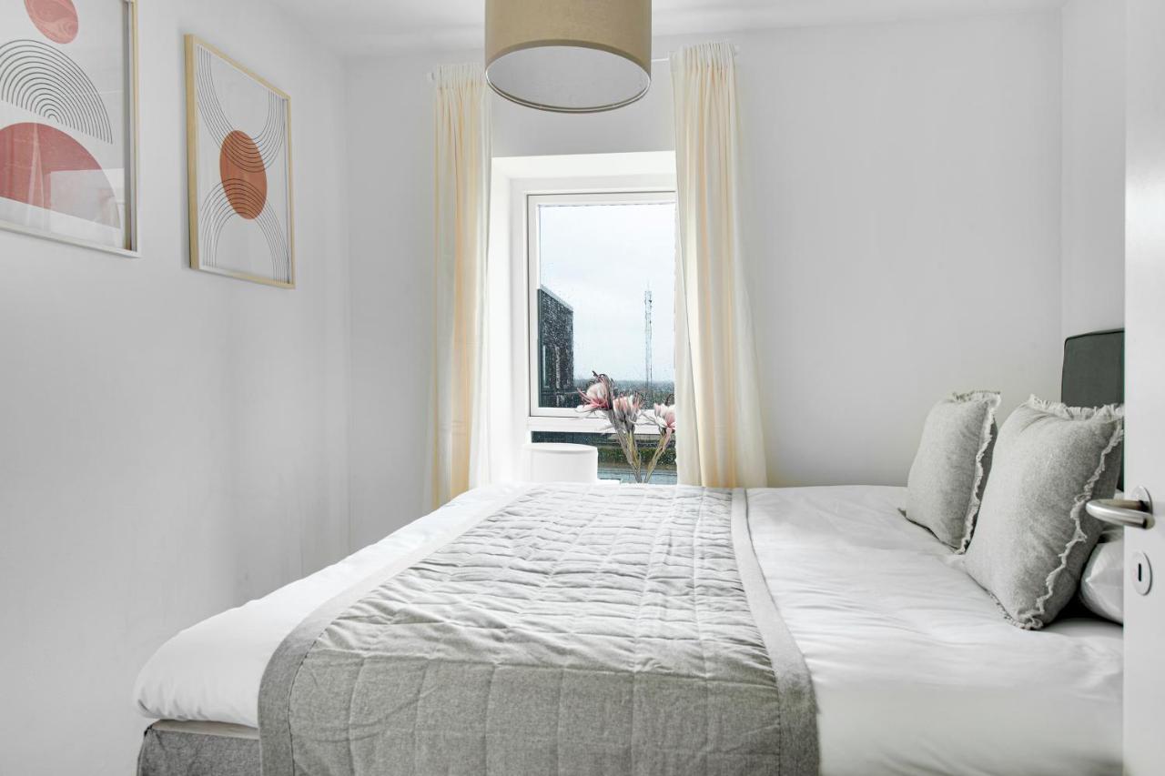 Sanders Arena - Lovely Three-bedroom Close To Metro Station Apartamento